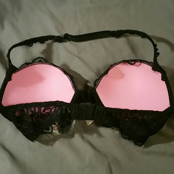 Victoria Secret - Picture 2 of 3